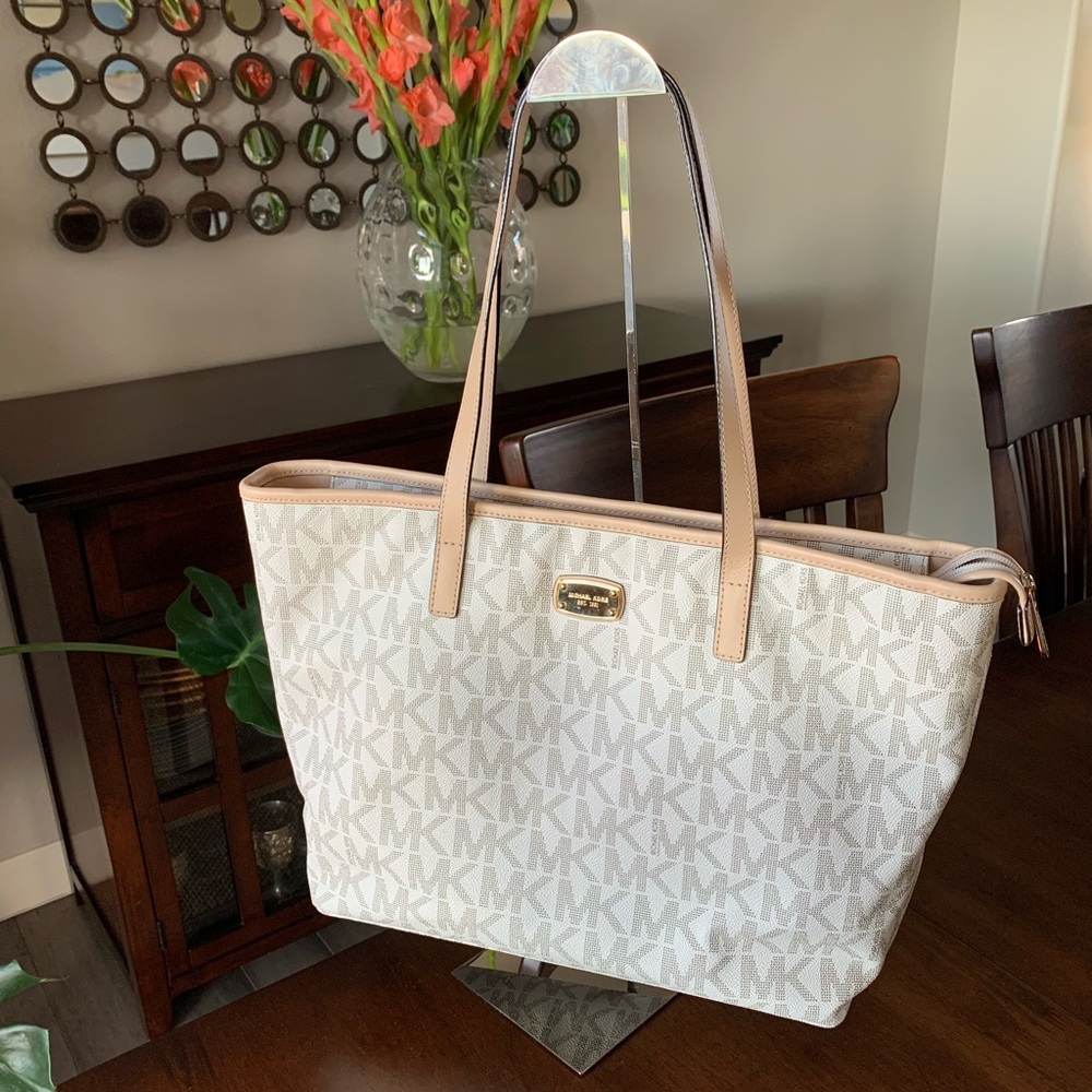 Michael Kors MK Large Monogram Jet Set Vanilla/Cream Laptop Travel Bag Tote